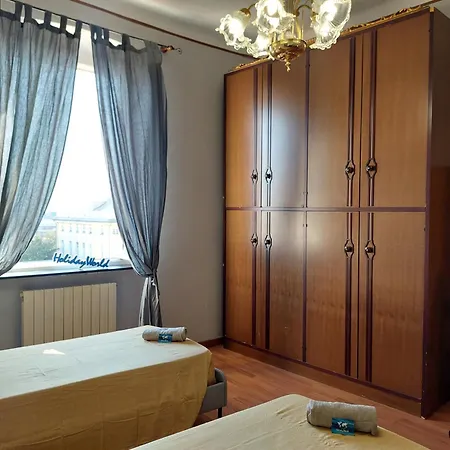 Casa Vittoria By Holiday World Gênes Extérieur photo